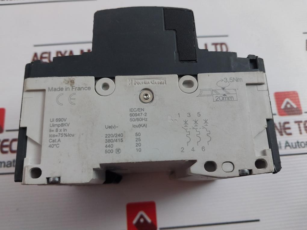 Schneider Electric Ng125N Circuit Breaker 690V 50/60Hz Used