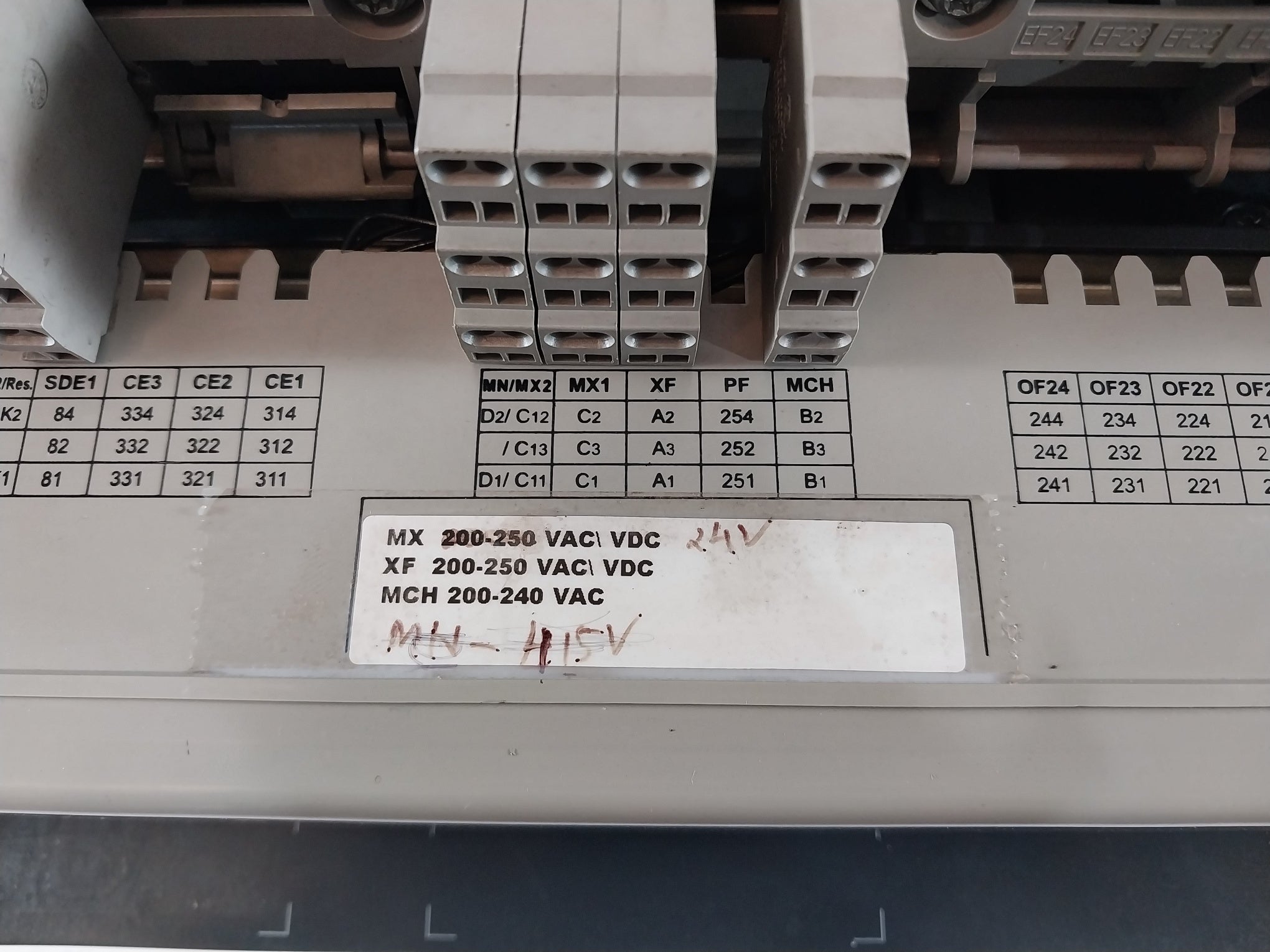 Schneider Electric Masterpact Nw20H13Pedo6.0A Air Circuit-breaker 24-30Vac/Vdc