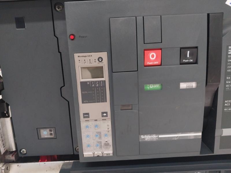 Schneider Electric Masterpact Nw20 H1 Micrologic 6.0A Circuit Breaker 1000V 12Kv