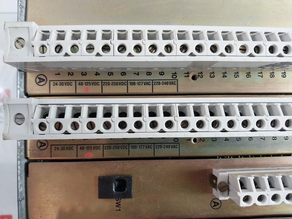 Schneider Electric 48-125Vdc High-performance Protection Relay Sepam 2000