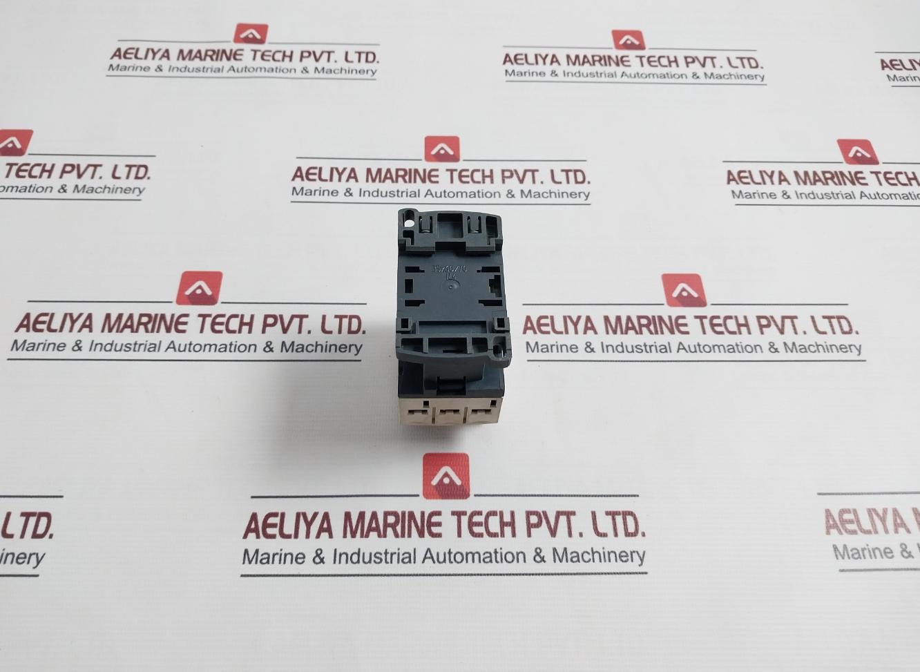 Schneider Electric/Telemecanique Cad32 Control Relay 690V 50/60Hz