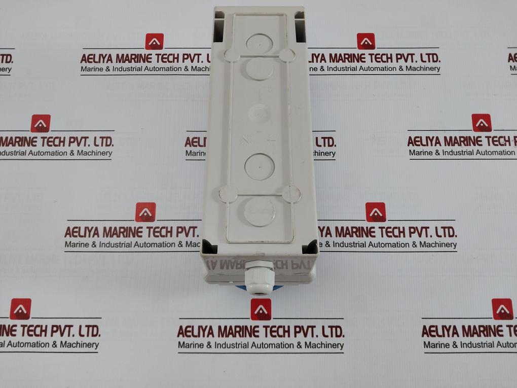 Schneider Electric Unika Interlocked Socket 200-250V/Ip65 83092