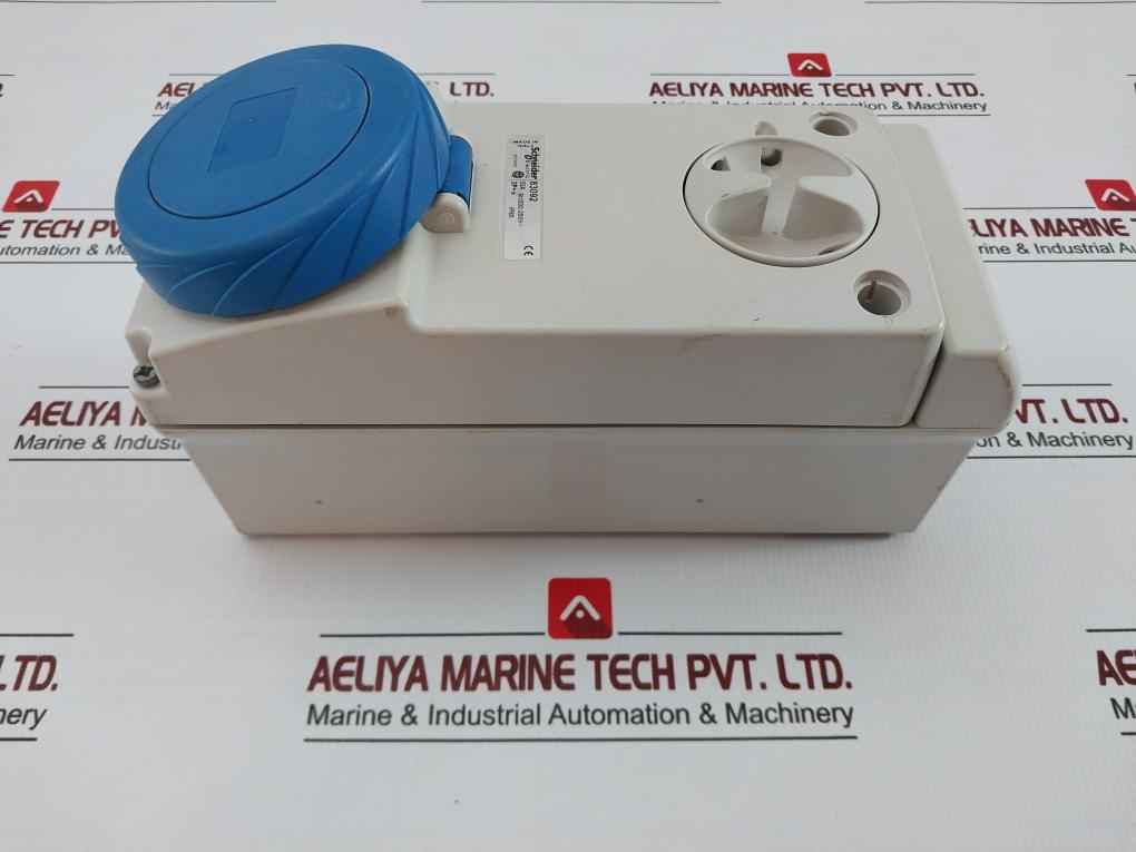Schneider Electric Unika Interlocked Socket 200-250V/Ip65 83092