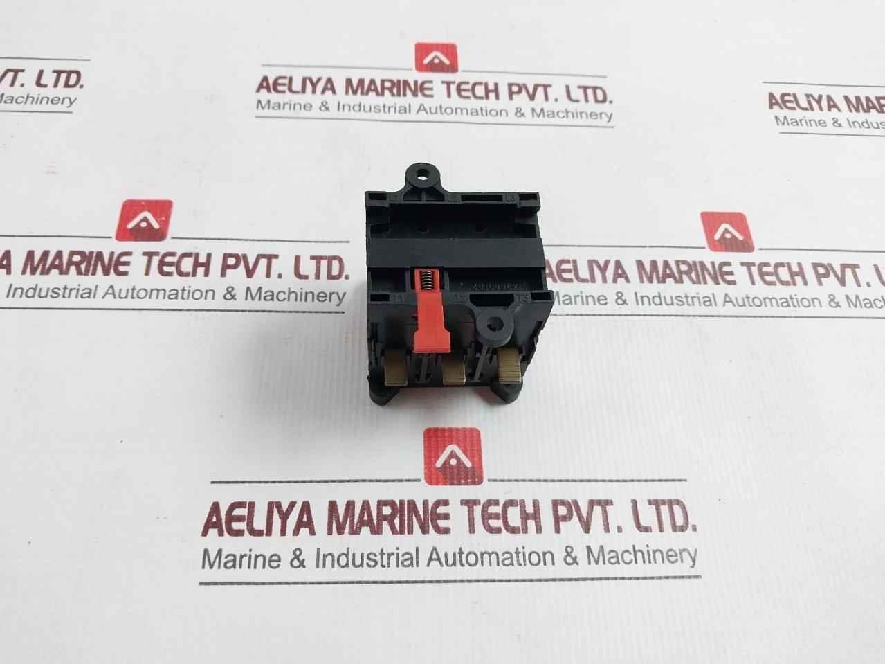 Schneider Electric V 4 Contactor 3R1530