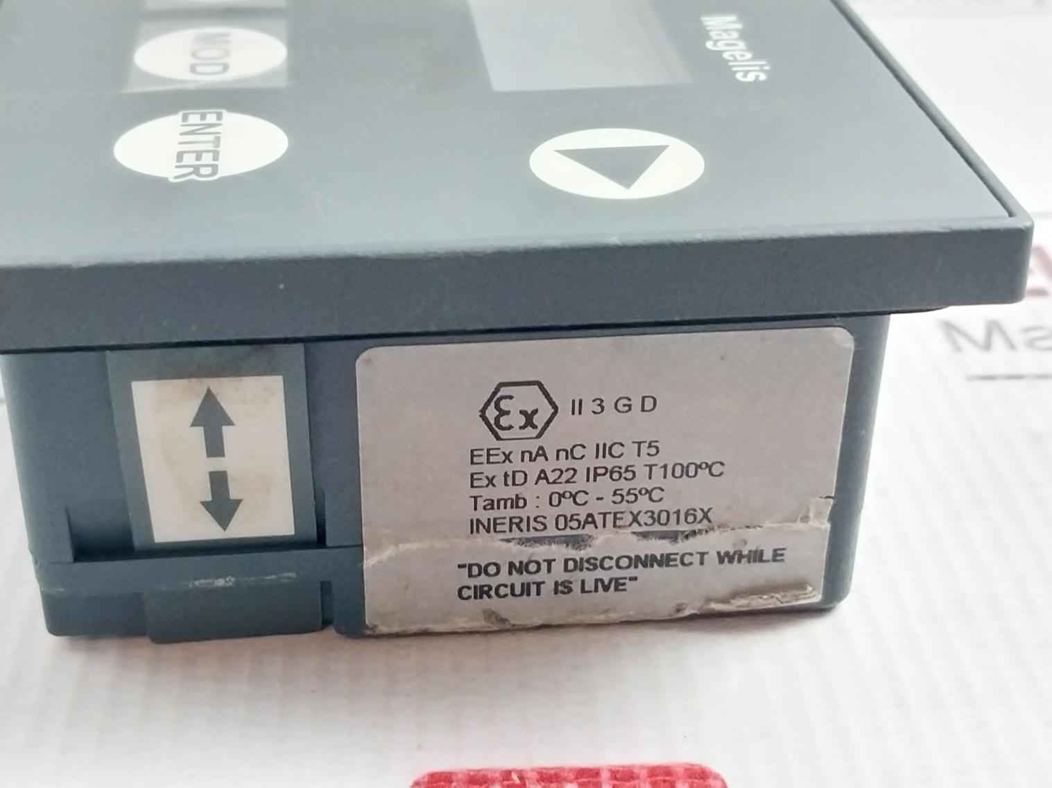 Schneider Electric Xbt-n200 Hmi Small Panel With Keypad 5v 1w (not Working)