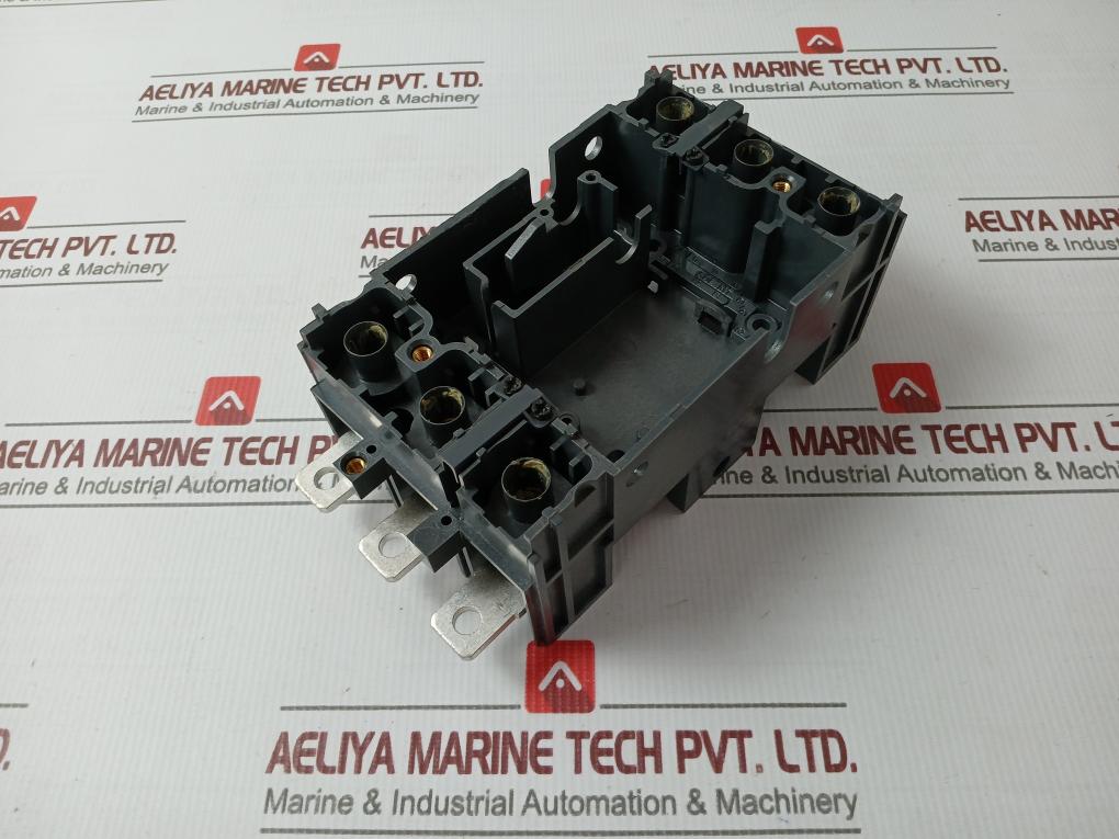 Schneider Electric Lv429266 3 Pole Plug In Base Compact Nsx100-250