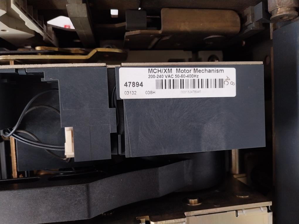 Schneider Electric Nw50 H1 Masterpact Circuit Breaker 1000V 12Kv 50-60Hz