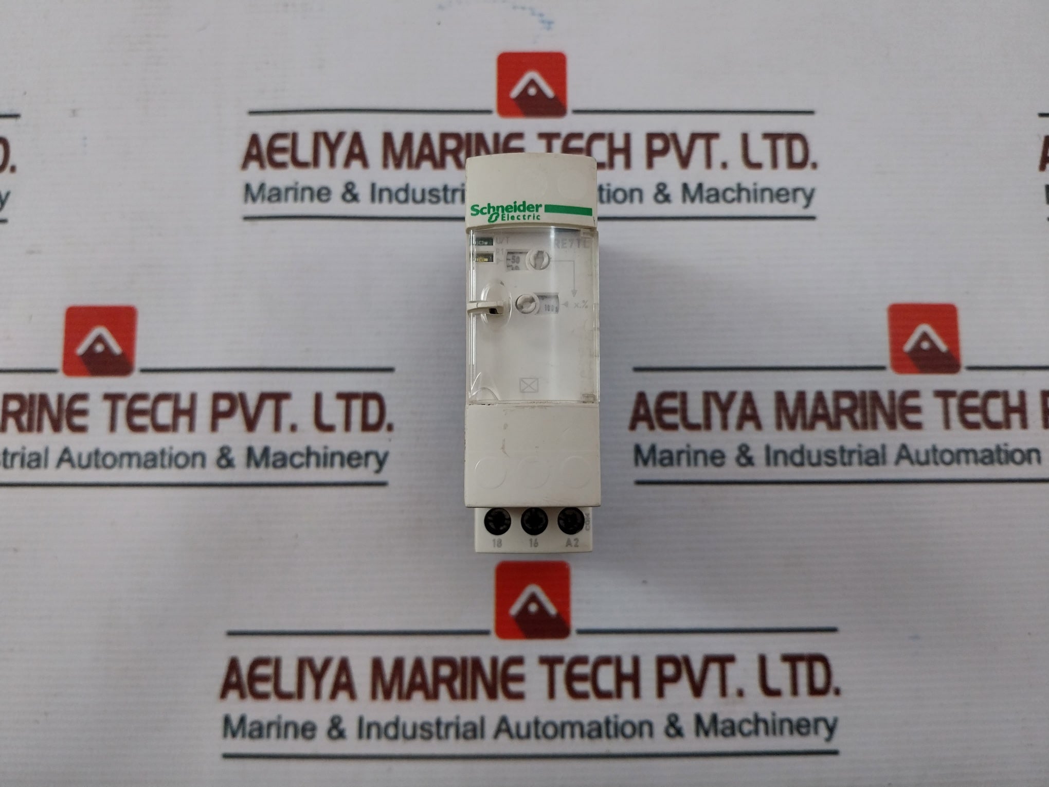 Schneider Electric Re7Tl11Bu Delay Timer Relay 0.05S-300H, 110-240V~ 50/60Hz