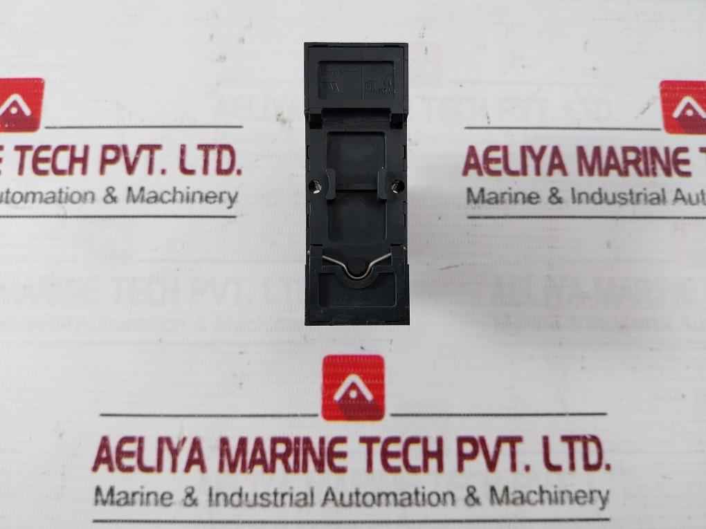 Schrack Zt570548 Miniature Relay With Base 5-6A