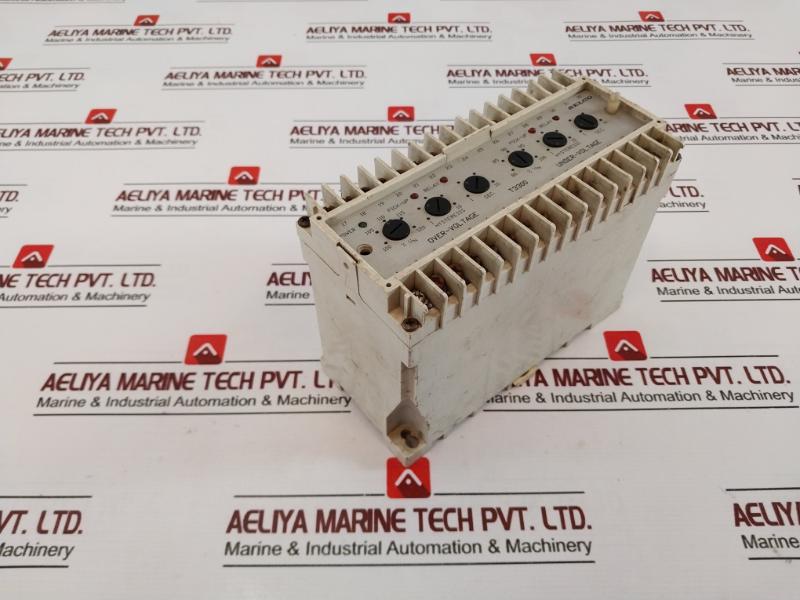 Selco T3300-01 3-phase Voltage Relay 17-19/21-23/25-27: 440V