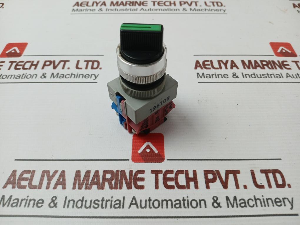 Selector Switch Brand Idec Part No: Asw 0201, 600V 10A