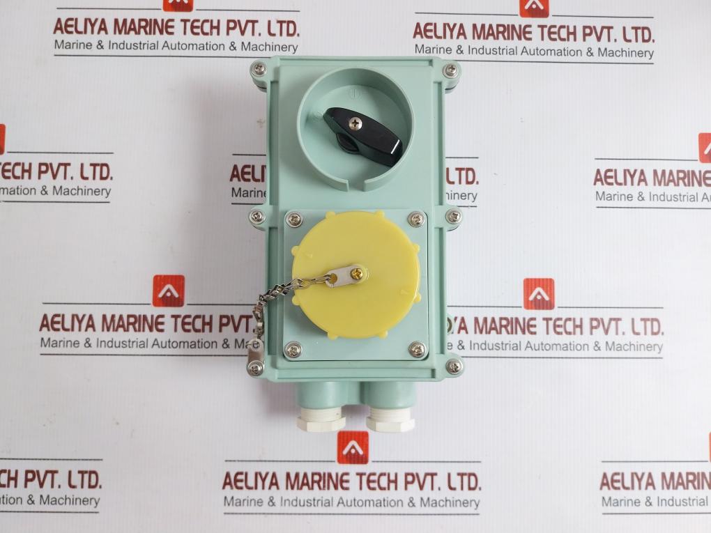 Senko-Guichi-100-130V-Socket-Outlet-With-Interlock-Rl-2-2P-208918-4