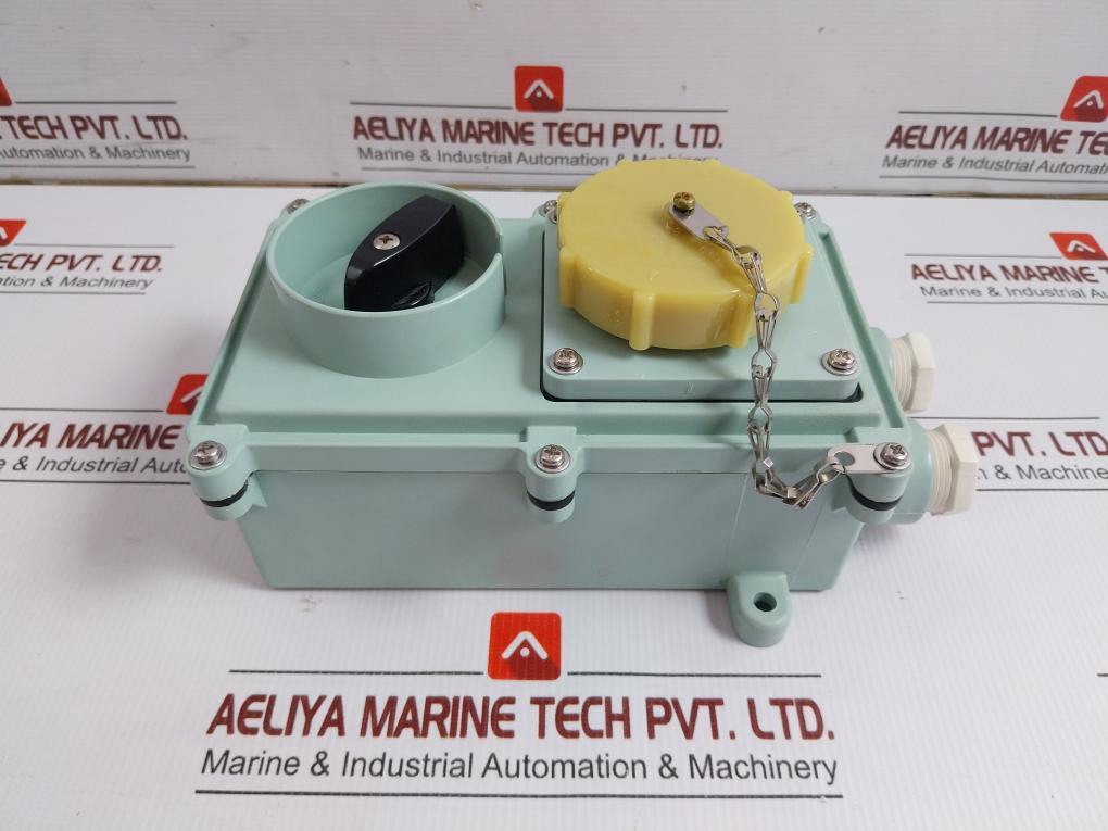 Senko-Guichi-100-130V-Socket-Outlet-With-Interlock-Rl-2-2P-208918-8