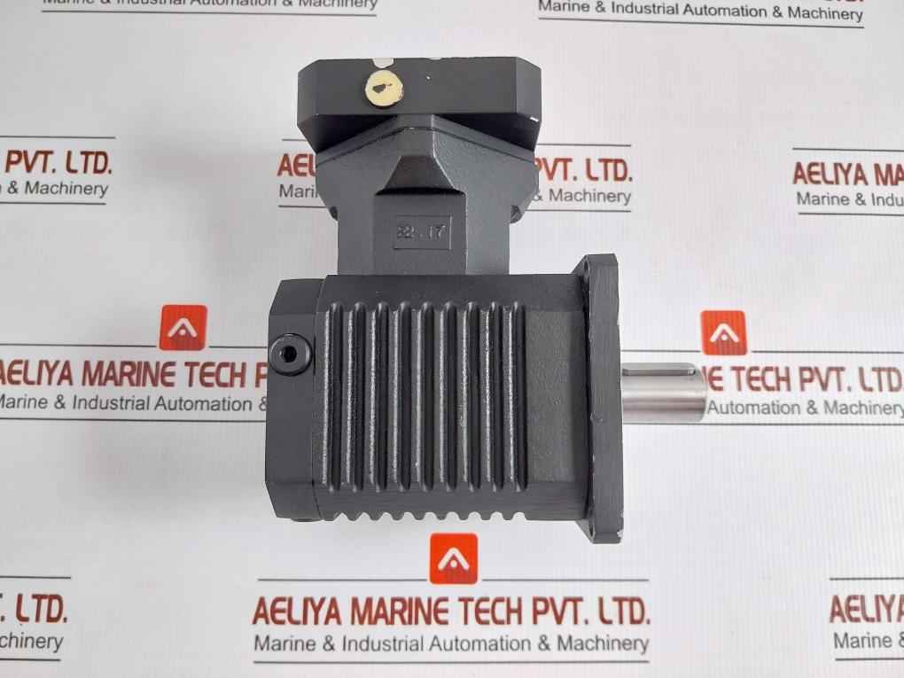 Servo Spiral Bevel Gearbox 18Nm Skn 100 Vogel