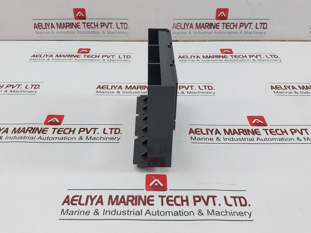 Short-Terminal-Shield-3-pole-Lv432591-Schneider-Electric-208853-5