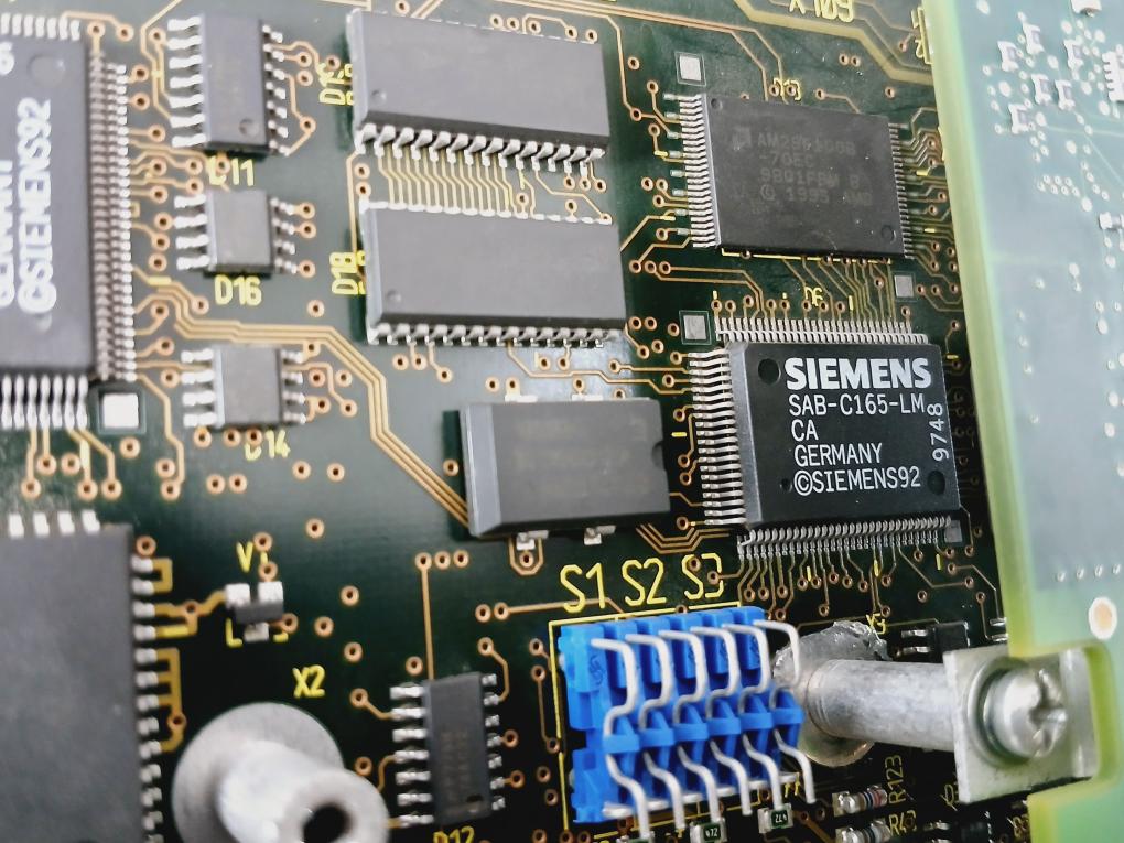 Siemens 1p 6se7022-2uc61-z Dc Inverter Simovert Masterdrive Dc 675-810v 26.2a