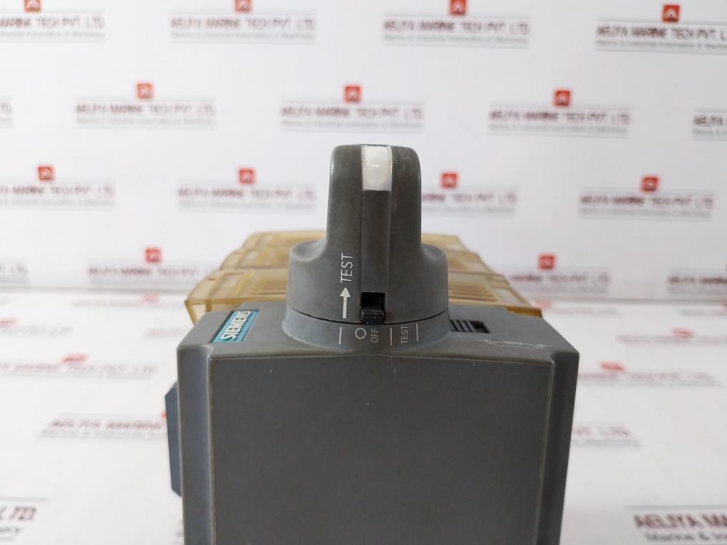 Siemens 3Kf2316-2Lf11 Switch Disconnector With Fuse 160A 690V 50/60Hz 12W 12Kv