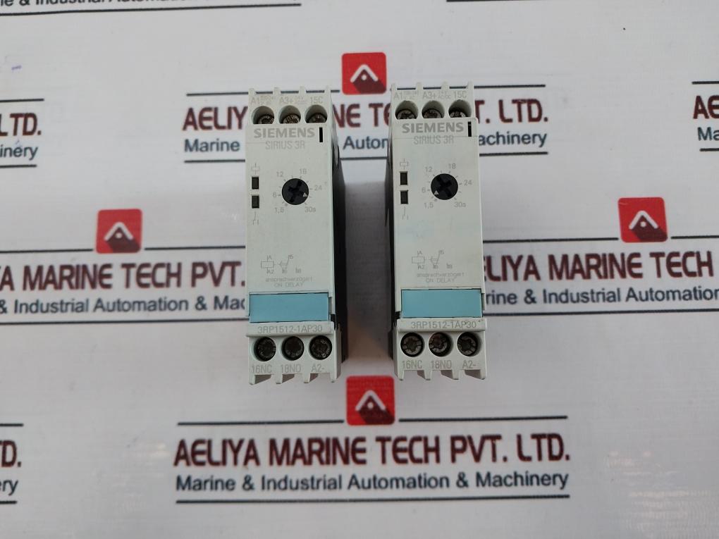 Siemens 3Rp1512-1Ap30 Time Relay 3Zx1012-0Rp15-1Aa1