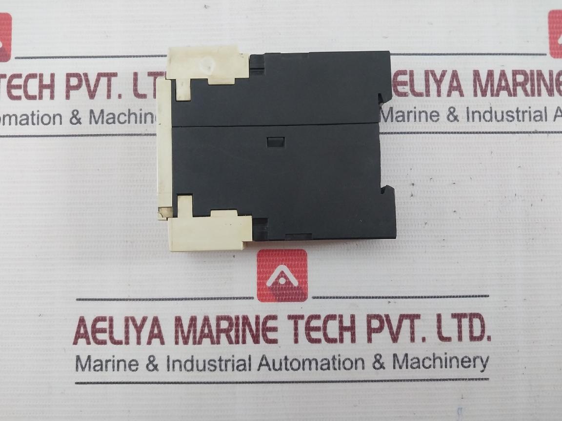 Siemens 3Rp1525-1Ap30 Time Relay Iec61812-1 Ui300V B300/R300 3Zx1012-0Rp15-1Aa1