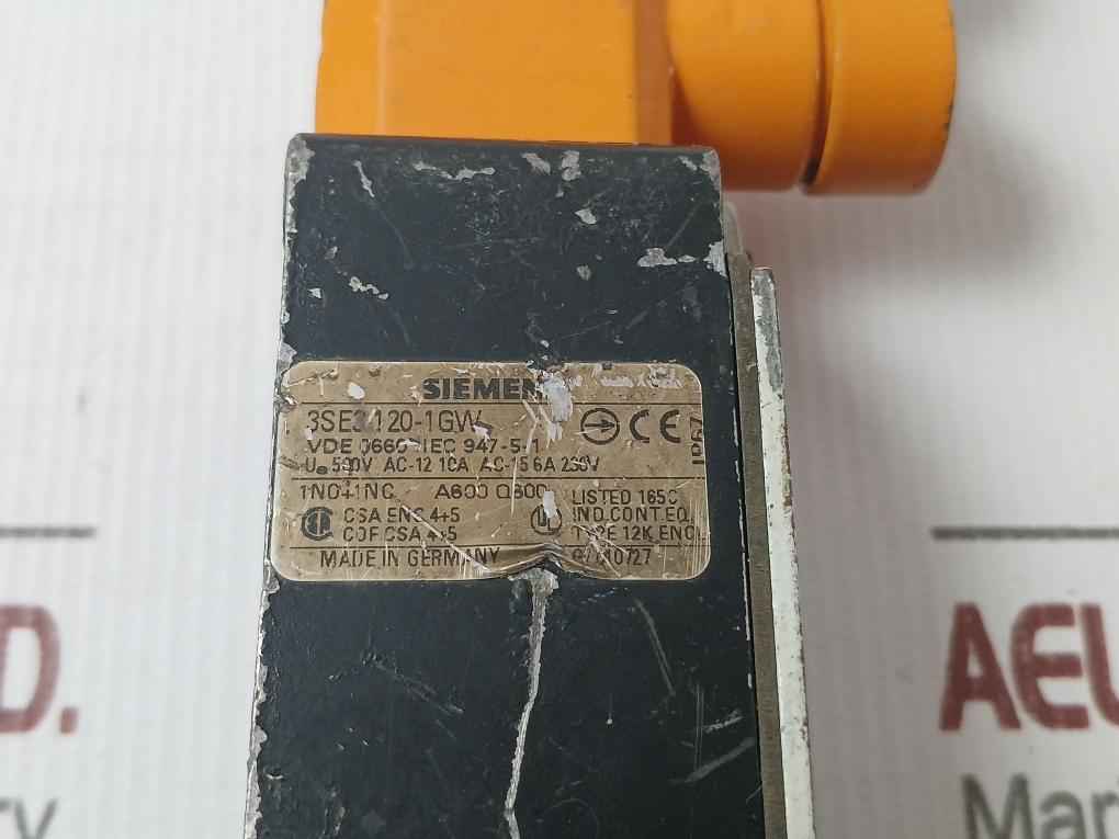 Siemens 3Se3120-1Gw Position Switch 500V Ac-12 10A