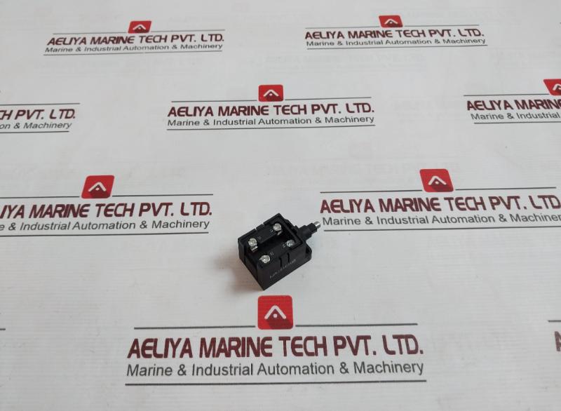 Siemens 3Se5250-0Yc05 Limit Switch Open Type Plastic With 2P Snap Action Cb Ac15