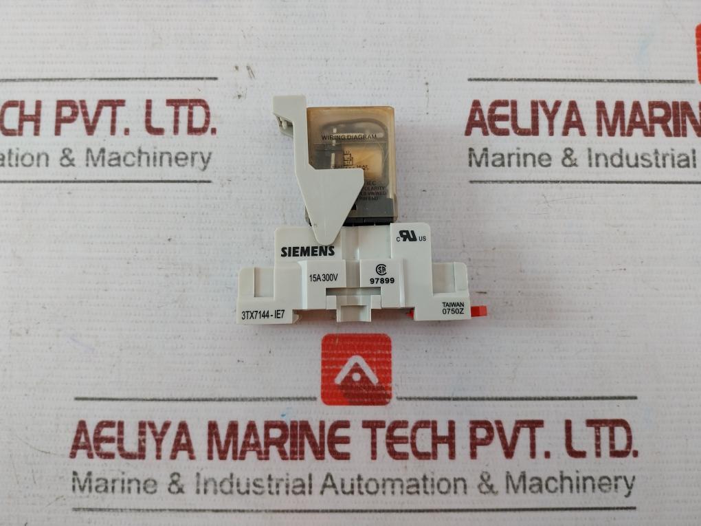 Siemens 3Tx7144-ie7 Relay Socket With Base 220-250Vac 15A 300V 0750Z 97899