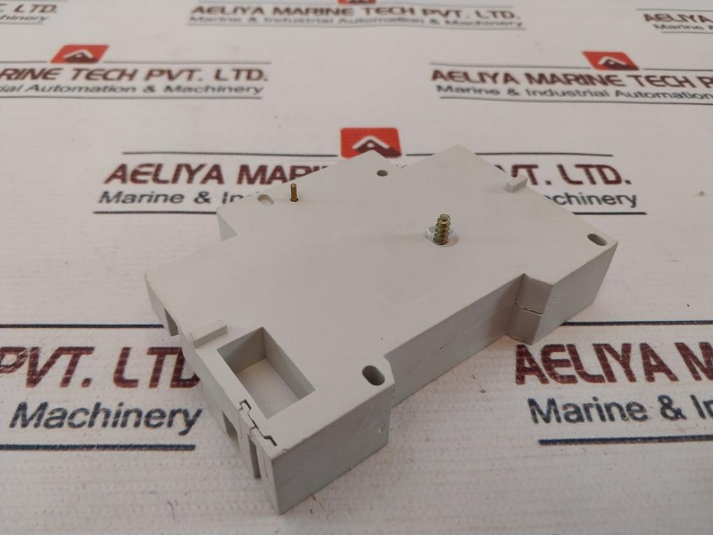 Siemens 3Vu9132-0Ab19 Under-voltage Release 440V 60Hz