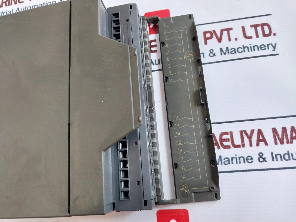 Siemens 6Es7 153-1Aa03-0Xb0(Interface Module),6Es7 321-1Bh02-0Aa0(Input Module),6Es7 322-1Hh01-0Aa0(Output Module) Module Rack