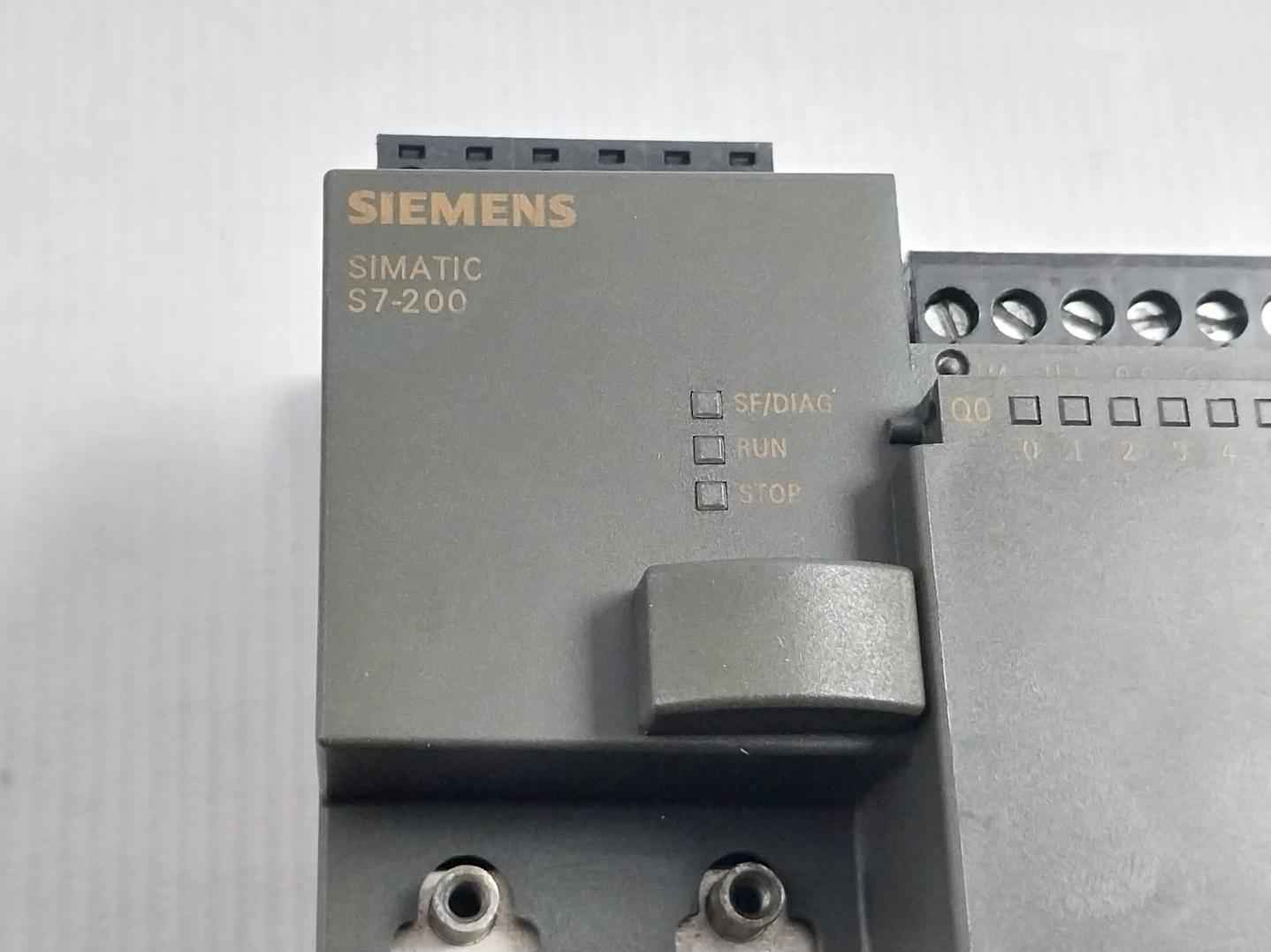 Siemens 6es7 214-2ad23-0xb0 Compact Unit Dc Power Supply 21-28 Vdc