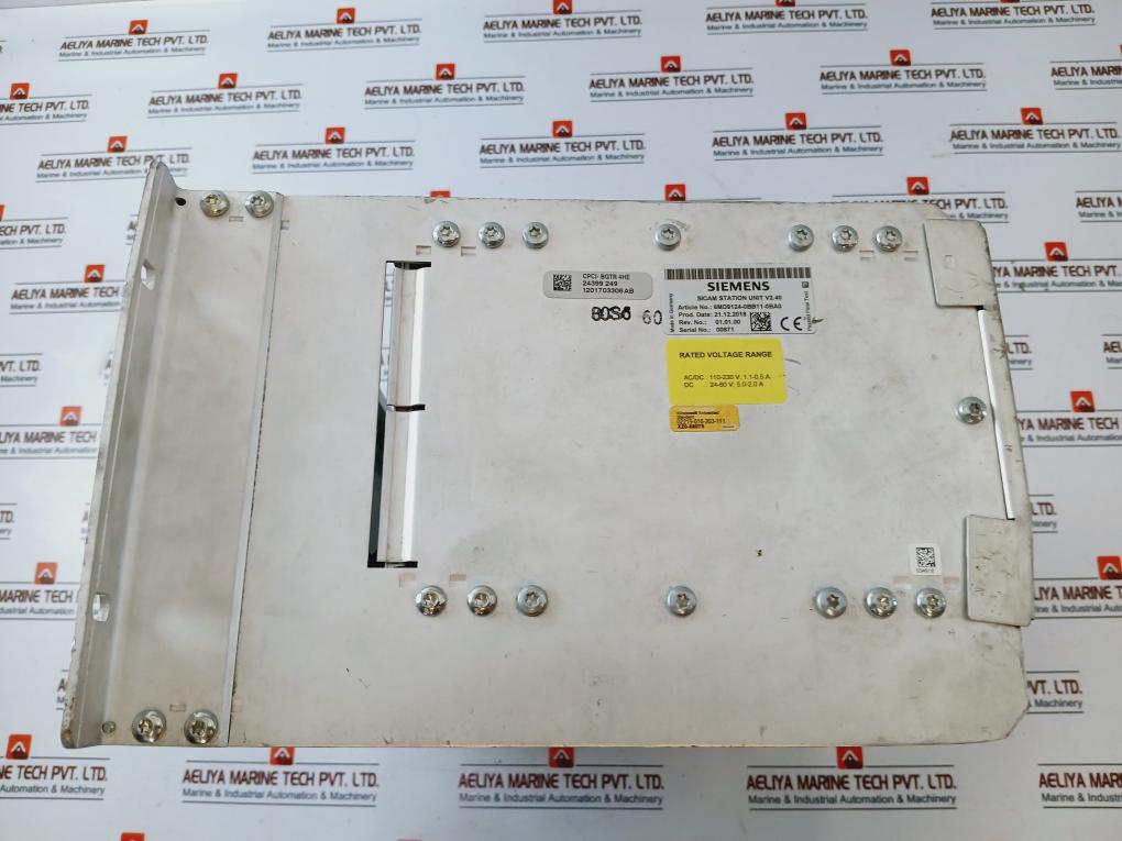 Siemens 6Md9124-0Bb11-0Ba0 Sicam Station Unit V2.40 (Front Glass Broken)