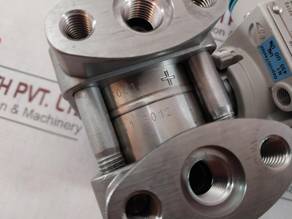 Siemens 7Mf4433-1Ca02-2Nc1 Differential Pressure Transmitter 4-20Ma 30V 100Ma 0.