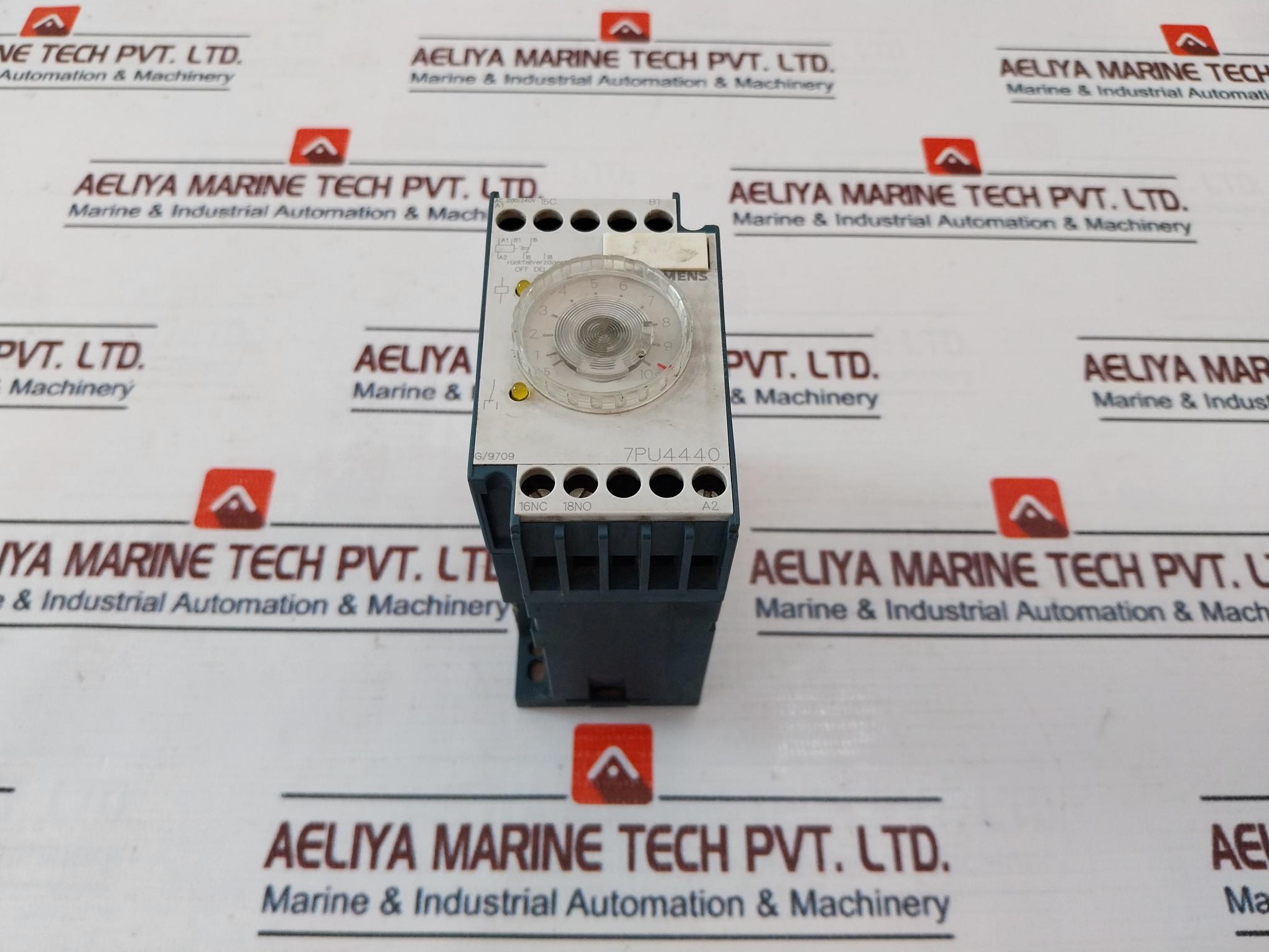 Siemens 7Pu4440-1An20 Timing Relay 0.5-10S