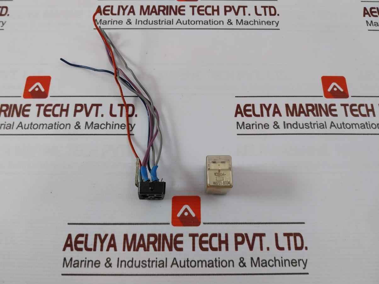 Siemens V23154-m0721-b104 Relay Bcj0