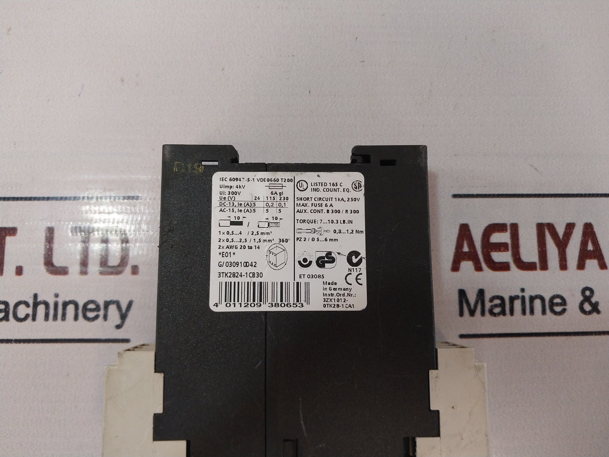 Siemens 3Tk2824-1Cb30 Safety Relay 300V