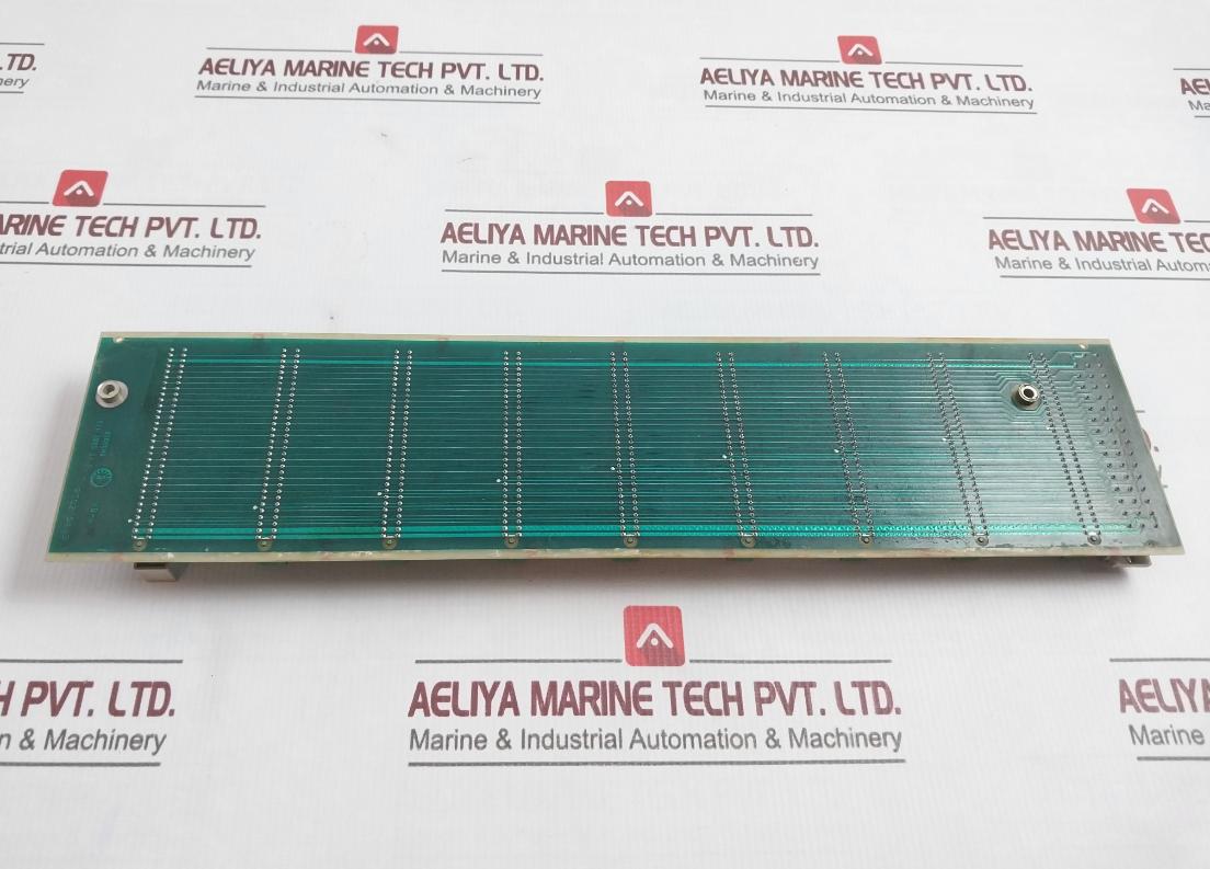 Siemens 811 0255 01 A Card Rack Printed Circuit Board
