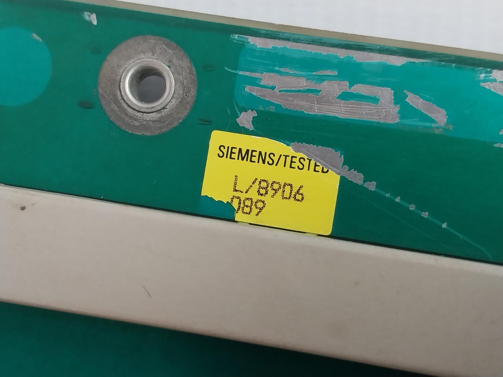 Siemens 811 0255 01 A Card Rack Printed Circuit Board