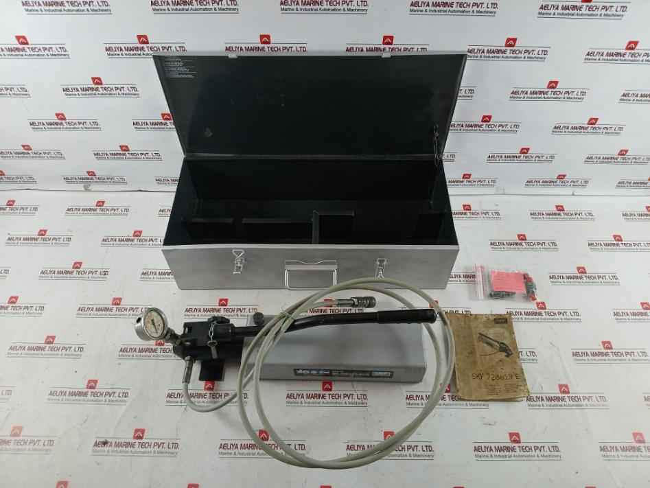 Skf Tmjl 50 Hydraulic Pump With Wika Gauge 50Mpa 7250 Psi Set