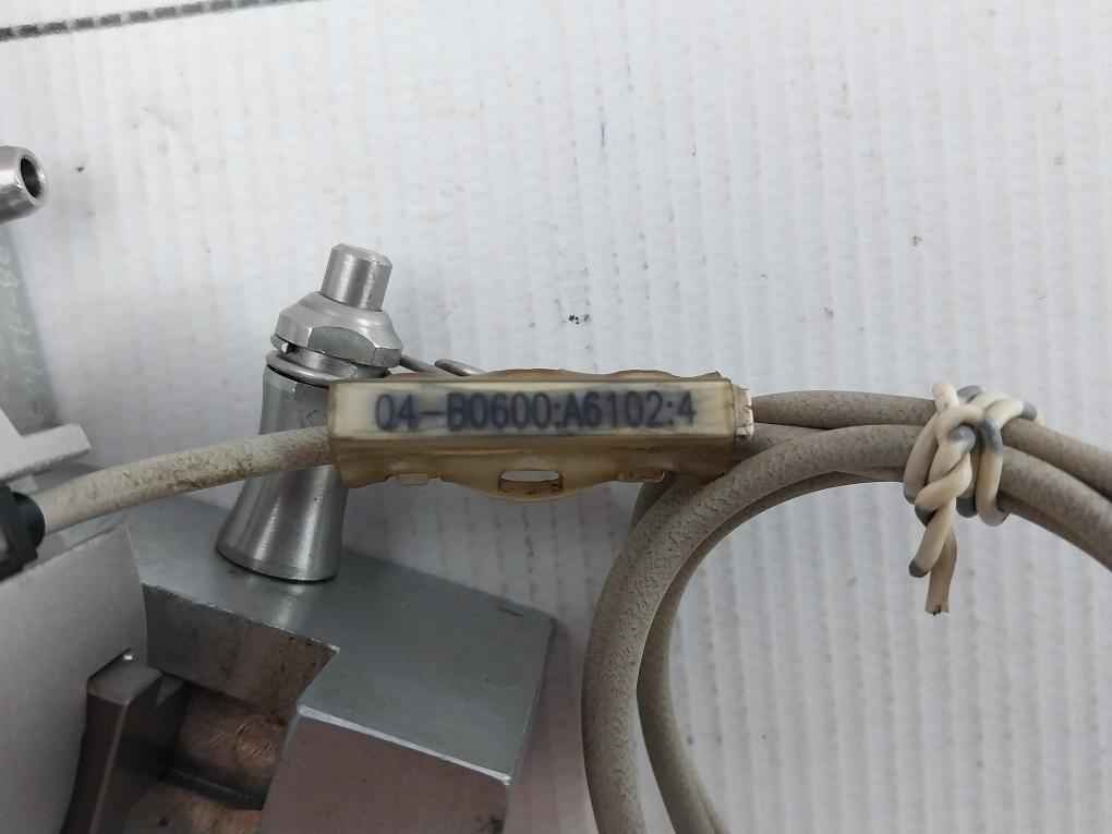 Smc Mhs3 32D-m9Pvz Air Gripper 0.6Mp