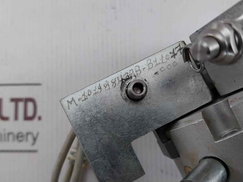 Smc Mhs3 32D-m9Pvz Air Gripper 0.6Mp