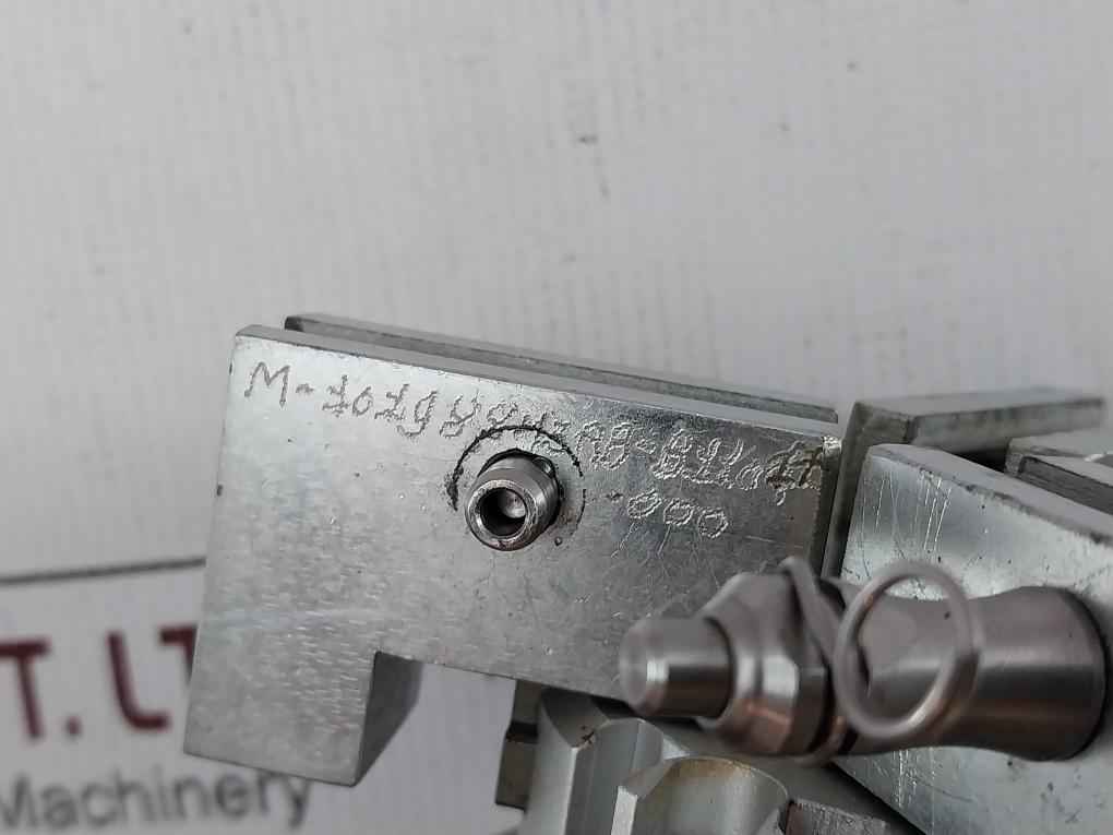 Smc Mhs3 32D-m9Pvz Air Gripper 0.6Mp