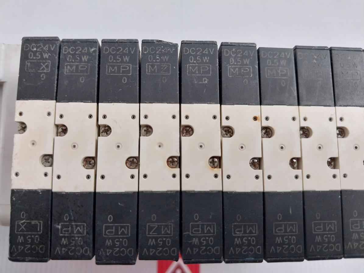 Smc Vqc1-lok005 Valve Terminal With 10 Solenoid Valve 0.15-0.7mpa Dc24v 0.5w