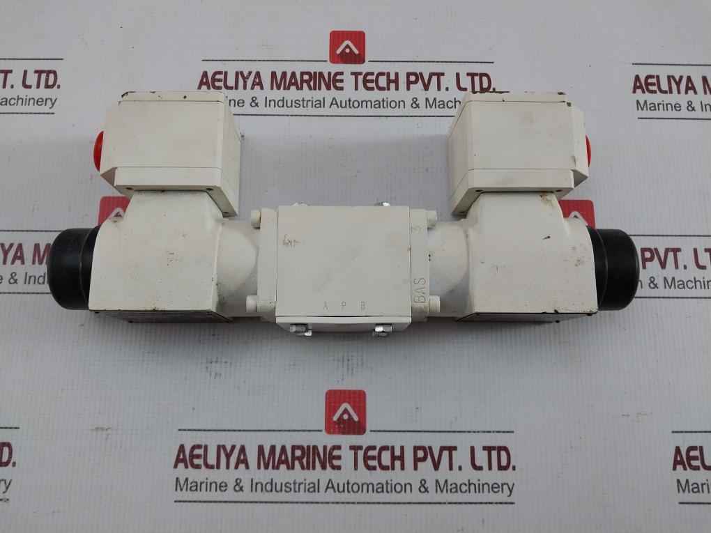 Solenoid Actuator 1481-100 06927 Moog 18V 2A