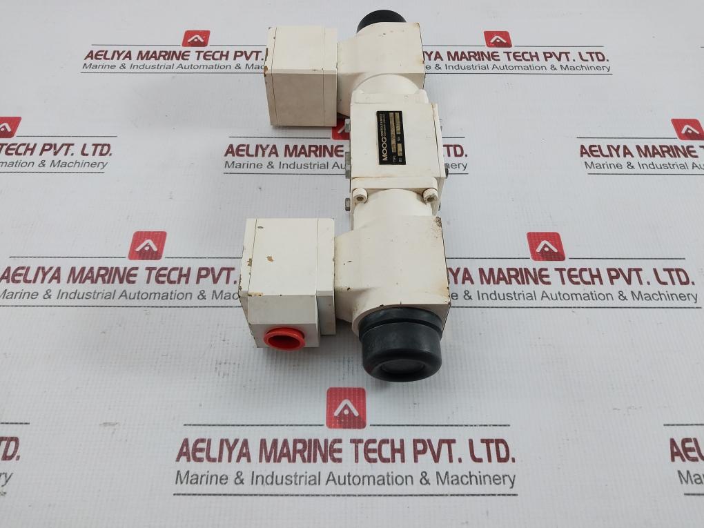 Solenoid Actuator 1481-100 06927 Moog 18V 2A