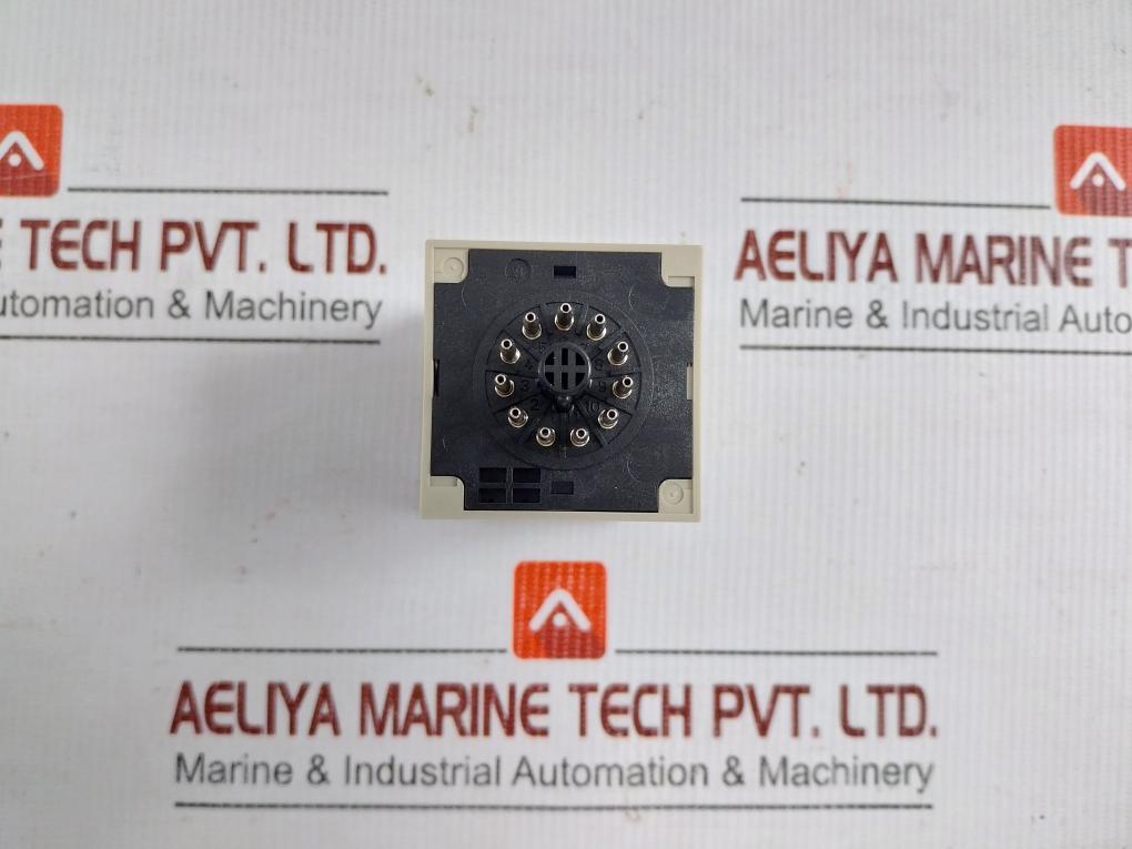 Solid-state-Timer-100-240Vac-50-60Hz-5A-0696882-6A-Omron-H3Cr-a8E-208491-3