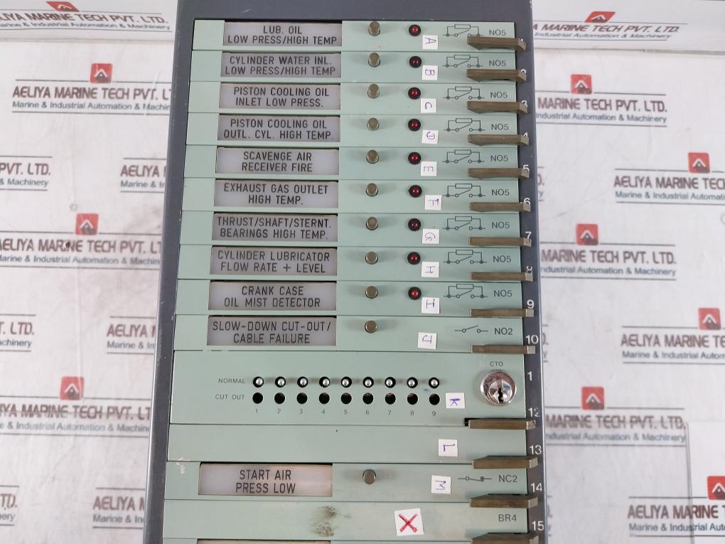 Soren T.Lyngso 90036619 V01 Module Rack
