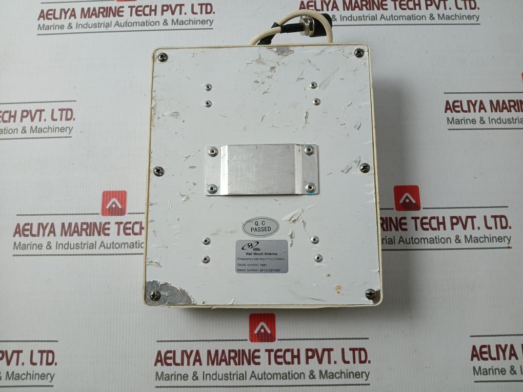 Surbhi Wall Mount Antenna 698~960/1710-2700 Mhz