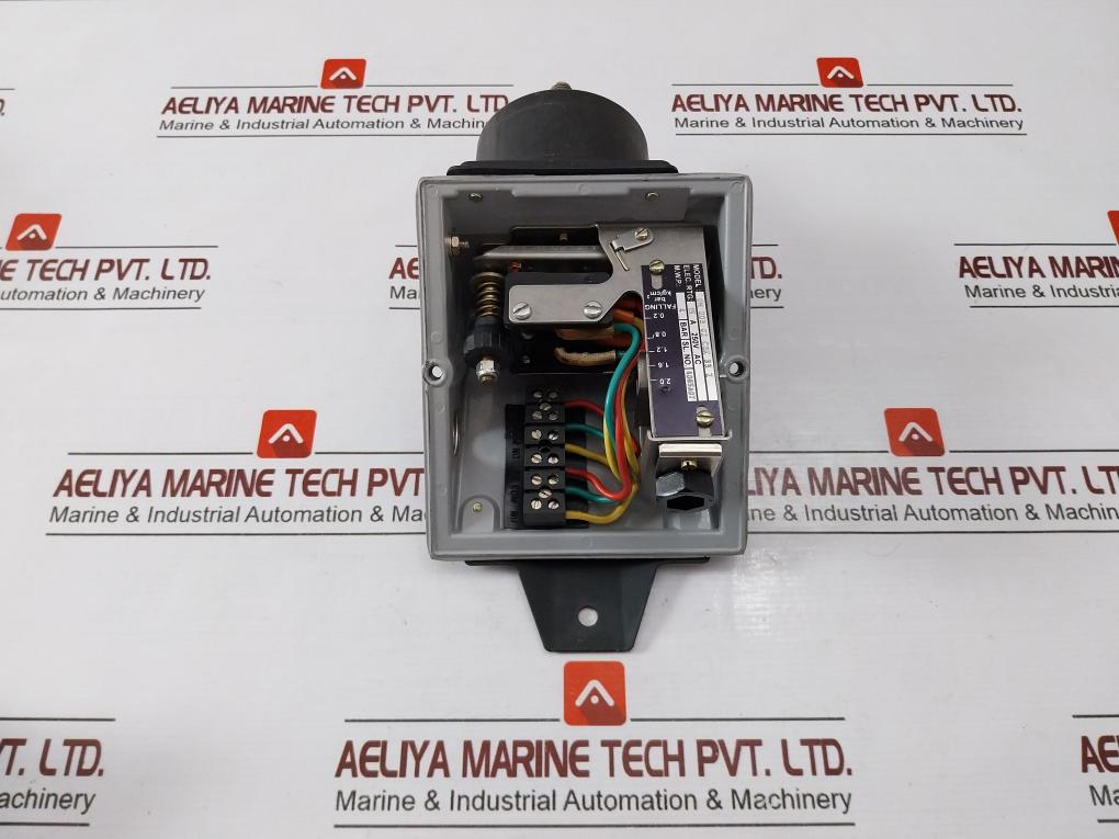 Switzer Gm 203 02 C2K 33 Z Pressure Switch 15A 250V Ac M.W.P: 4 Bar