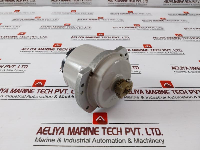 Tamagawa Ts 5N2E18 Synchro Tx-tr Motor 100/110V 50/60Hz C3270