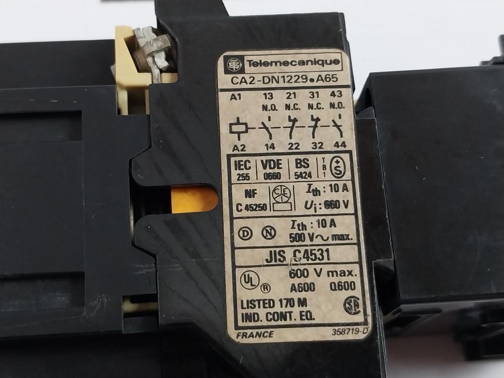 TELEMECANIQUE CA2-DN1229.A65 Time Delay Module