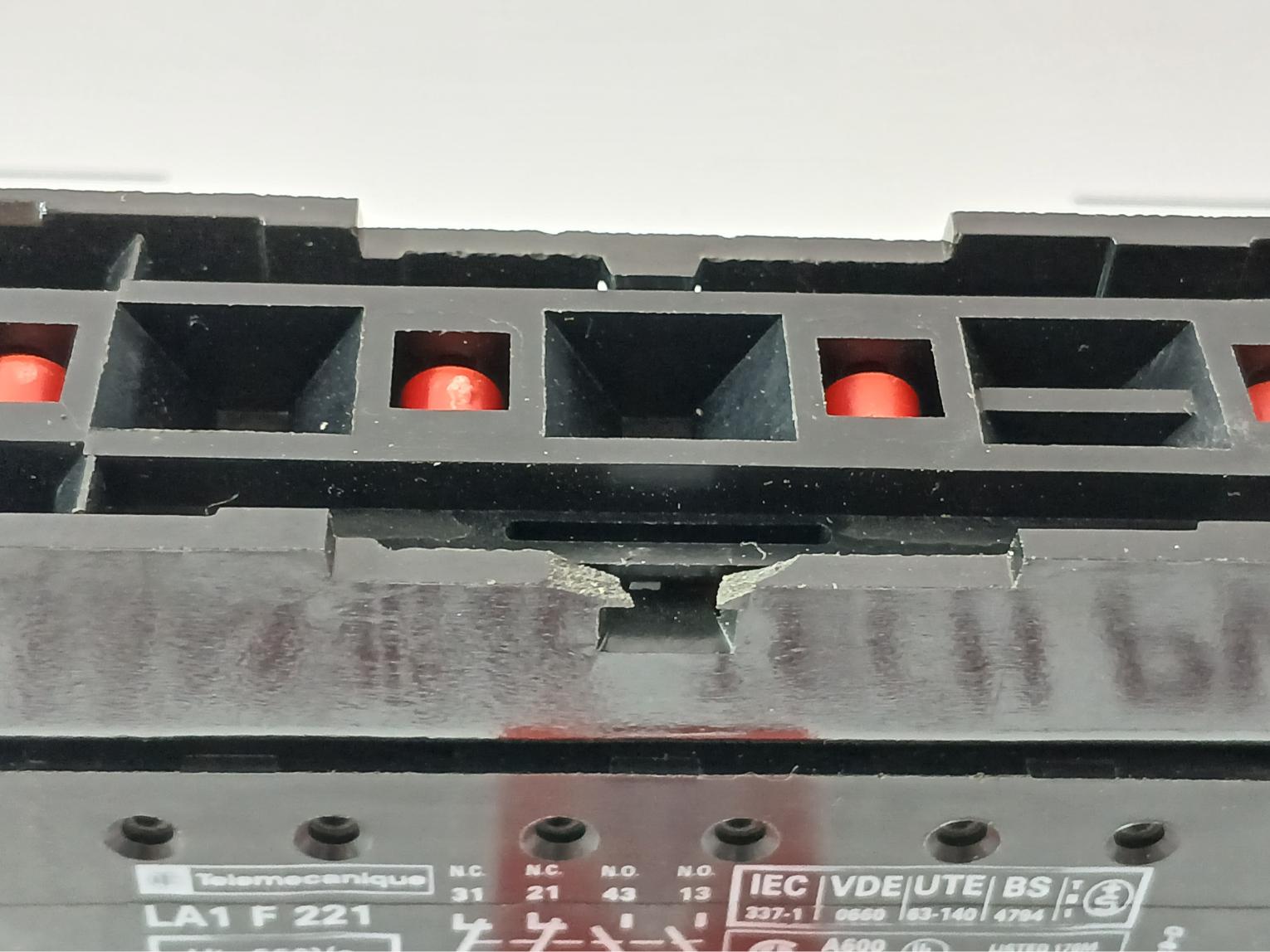 Telemecanique La1 F 221 Contactor Auxiliary Block 660V 15A